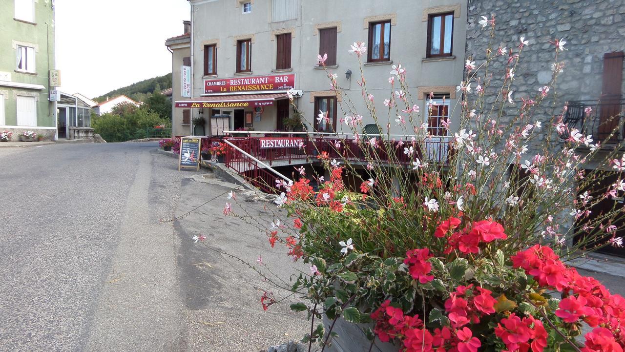 Hotel Restaurant La Renaissance Saint-Cirgues-en-Montagne 외부 사진