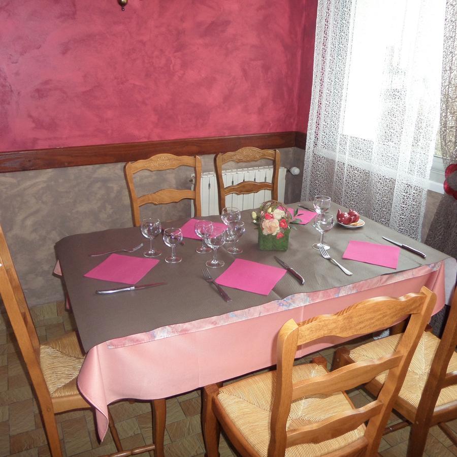 Hotel Restaurant La Renaissance Saint-Cirgues-en-Montagne 외부 사진